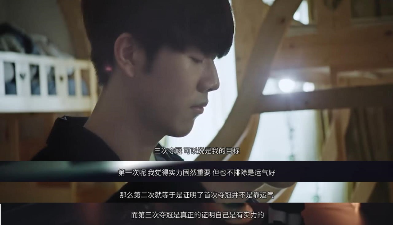 位与右肋的